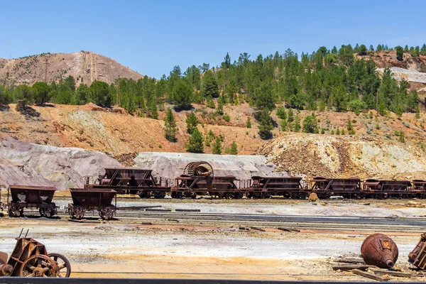 Eski Tren Vagon Paslı Madencilik Makineleri — Stok fotoğraf