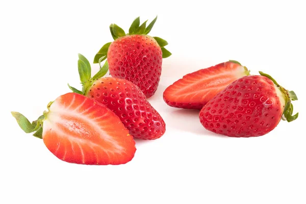 Die Erdbeere Isoliert Auf Weißem Hintergrund — Stockfoto