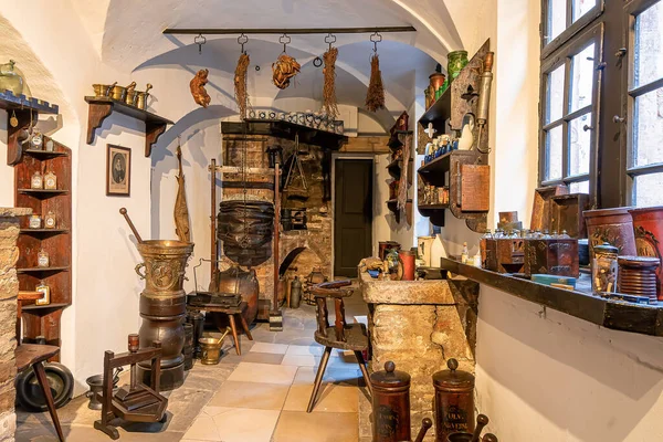 Strasbourg, Fransa - 1 Aralık 2019: Strasbourg Alsas Müzesi. Alsace 'deki yaşamı sunar, 18. ve 19. yüzyıllardaki Alsatianların günlük yaşamını.