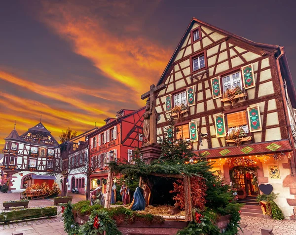 Kaysersberg Alsace Deki Geleneksel Renkli Noel Dekore Edilmiş — Stok fotoğraf