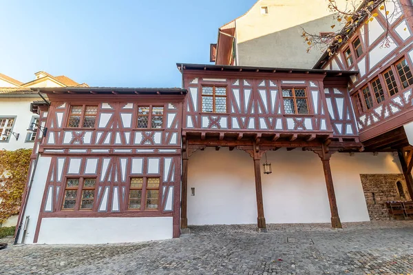 瑞士巴塞尔市的一座风景如画的老房子 — 图库照片