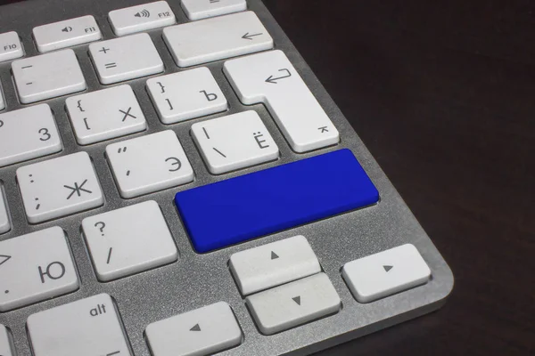 Tangentbord med ren färg-knappen. Blå — Stockfoto