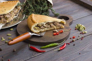 Et ve patates, ev yapımı ile bir pasta