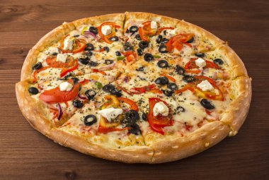 Pizza jambon peynir, domates ve biber ile