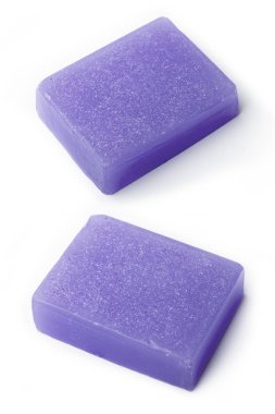 beyaz zemin üzerinde doğal sabun