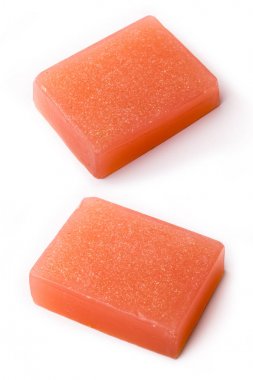 beyaz zemin üzerinde doğal sabun