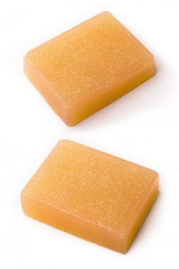 beyaz zemin üzerinde doğal sabun