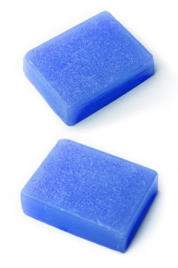 beyaz zemin üzerinde doğal sabun