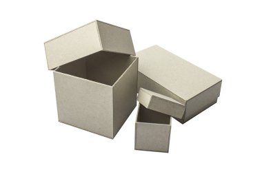 Tasarımınızı tanıtımı için karton bir kutu. Nesneler beyaz arka plan üzerinde. İzole 