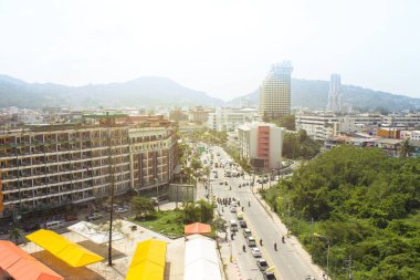 Phuket, Tayland - 20 Ocak 2018 - kenti The Marina Otel'in penceresinden