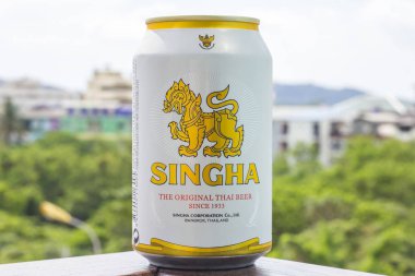 Phuket, Tayland 20 Ocak 2018 - yeni bir şişe Singha bira orijinal arka plan doğa 1