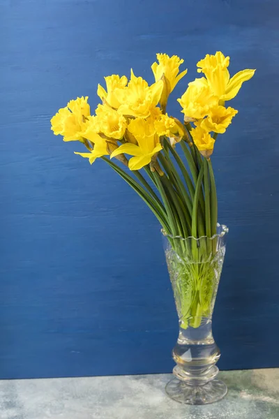 Strauß Gelbe Narzisse Einer Glasvase Kopierraum — Stockfoto