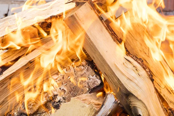 Zbliżenie płomienia na pikniku — Zdjęcie stockowe