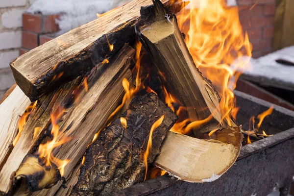 Közelkép a láng a pikniken — Stock Fotó