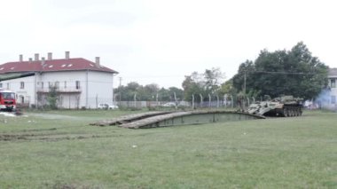 zırhlı araç-köprü, köprü tamamlandı düşürücü