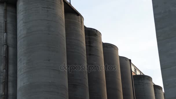 Industrieel gebouw zijaanzicht — Stockvideo