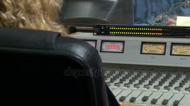 ses kontrolü radyo istasyonu