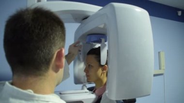 Diş X-Ray tarayıcı ve hasta 5 karışımı çekim