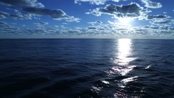 Закат в океане, замедленная съемка — стоковое видео