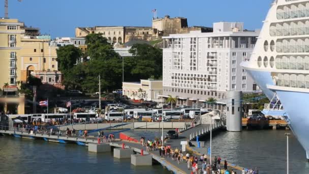 Débarquer dans le port de san juan, trois coups, Porto Rico, 2017 . — Video