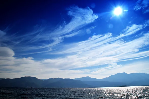 Velkou výhodou zálivu za slunečného dne, světového dědictví UNESCO, Bay of Kotor — Stock fotografie