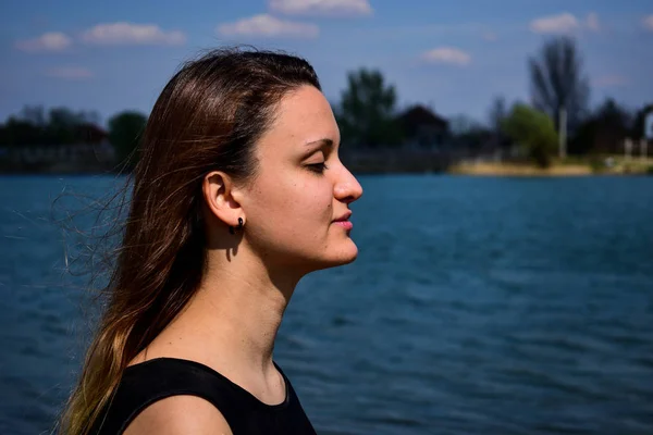 genç kadınlar tarafından su keyfi 