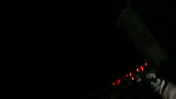 Massa van bloedige zombies gekleed in het wit, Happy Halloween.People in kostuums dans op Halloween party in club 31 oktober 2016, New York, Verenigde Staten — Stockvideo