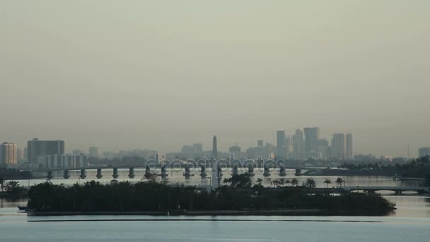 MacArthur Causeway, Miami, Fl, Amerika Birleşik Devletleri - 12 Eylül 2017: Miami kasırga Irma sonra — Stok video