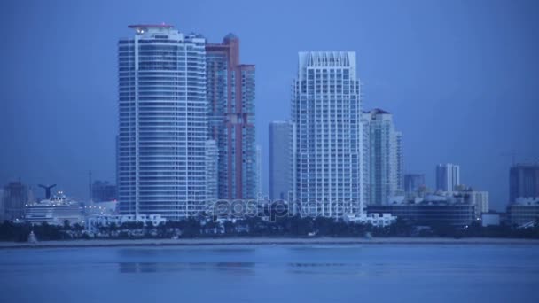 Miami, Fl, Amerikai Egyesült Államok - 2017. szeptember 11.: Miután hurrikán Irma, gyönyörű panoráma kilátás nyílik Miami Miami — Stock videók