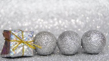 Gümüş ve altın yeni yıl ve Noel dekorasyonu, tebrik kartınız yazmak 