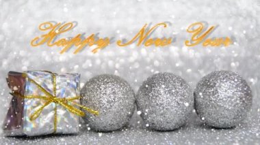 Gümüş ve altın yeni yıl ve etkisi ile Christmas dekorasyon kar, mutlu yeni yıl