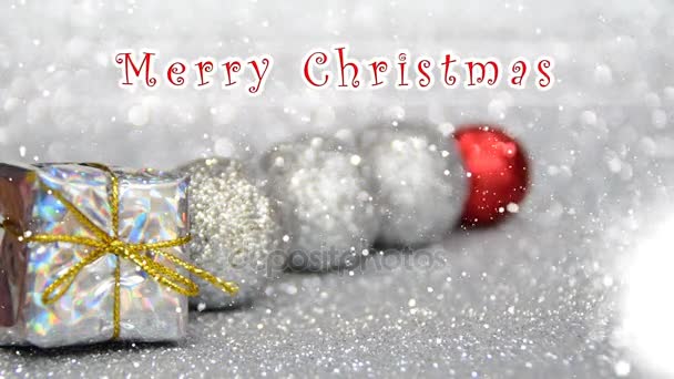 stříbrné a červené nový rok a vánoční dekorace s efektem sněhu, Veselé Vánoce