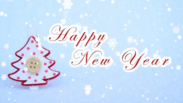 青い新年あけましておめでとうございます本文 装飾的な赤と白のクリスマス ツリーと雪の影響 — ストック動画