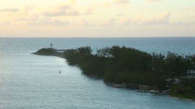 Bahamalar, Bahamalar, Ağustos 2016 yılında deniz feneri.