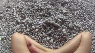 Deniz - Karadağ, 10 Eylül 2017 tarafından bir mağarada meditasyon