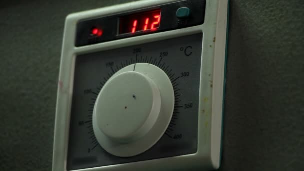 Thermometer Machine — Stock Video