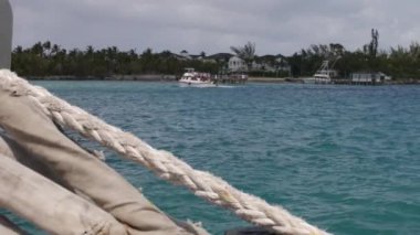 Bahamalar üzerinden gemi yelken