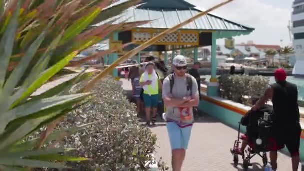 Cestující Pěšky Baham Nassau Září 2017 — Stock video