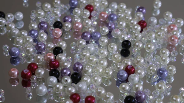 Plastic Ball Pearls Jewelry Making Spread Out Surface Mirror — Stock Photo, Image