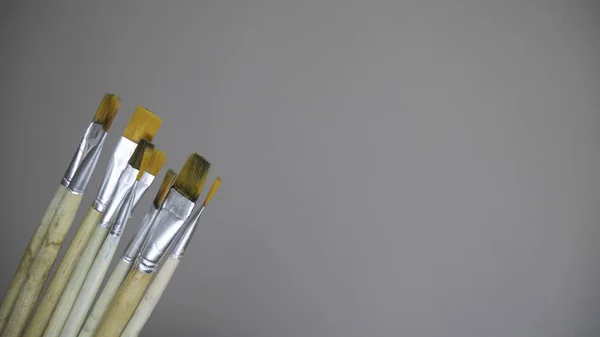 Boş Arkaplanda Çeşitli Boya Fırçaları — Stok fotoğraf