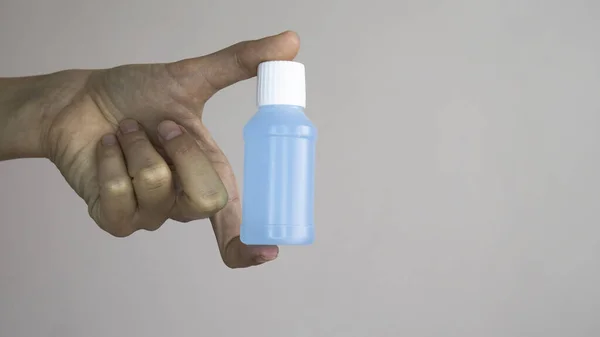 Gel Álcool Azul Nas Mãos Uma Mulher Espaço Cópia Para — Fotografia de Stock
