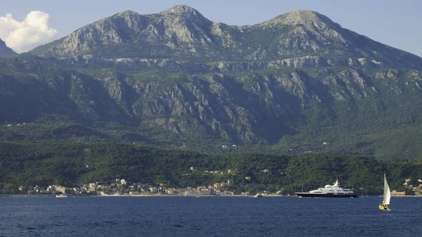 Armonía Montaña Mar Bahía Kotor Montenegro — Foto de Stock