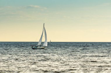 Zevk tekne Limandan denize yelken