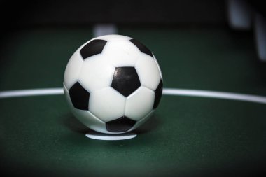 Futbol masa oyunu. Yeşil fieldsoccer masa oyunu. Yeşil alan ve