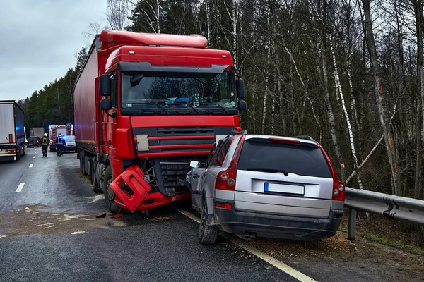 Janeiro 2020 Sauriesi Letônia Carro Após Uma Colisão Com Caminhão — Fotografia de Stock