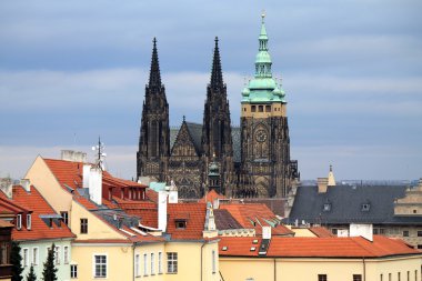 Evler, Prag üzerinden St. Vitus Katedrali görünüm