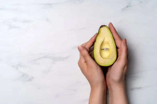 Caja de anillo de aguacate boda sabia boda vegetal matrimonio —  Fotos de Stock