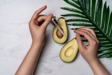 Yüz kozmetik ürünleri için doğal ürün organik avacado