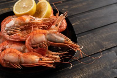 Bothan karidesi Lezzetli kral büyüklüğünde limonlu karides tiki