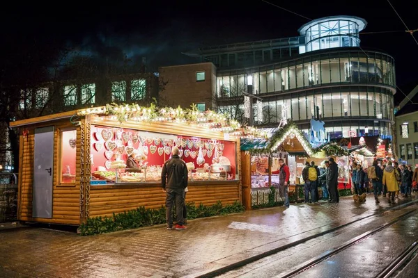 ドイツのエアフルト。2018年12月22日市内中心部のクリスマスマーケット、クリスマスタイム — ストック写真